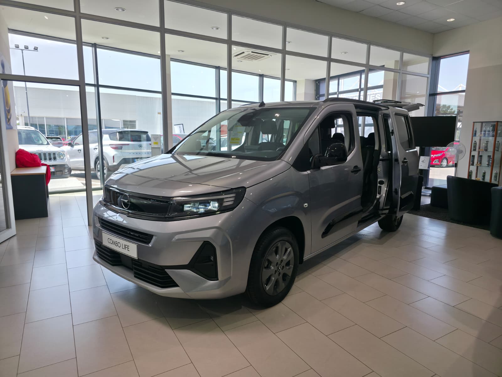 OPELCombo Life Taille XL BlueHDi 130 ch S&S EAT8 Elegance Pack occasion en vente à Perpignan au prix de 30 100 €